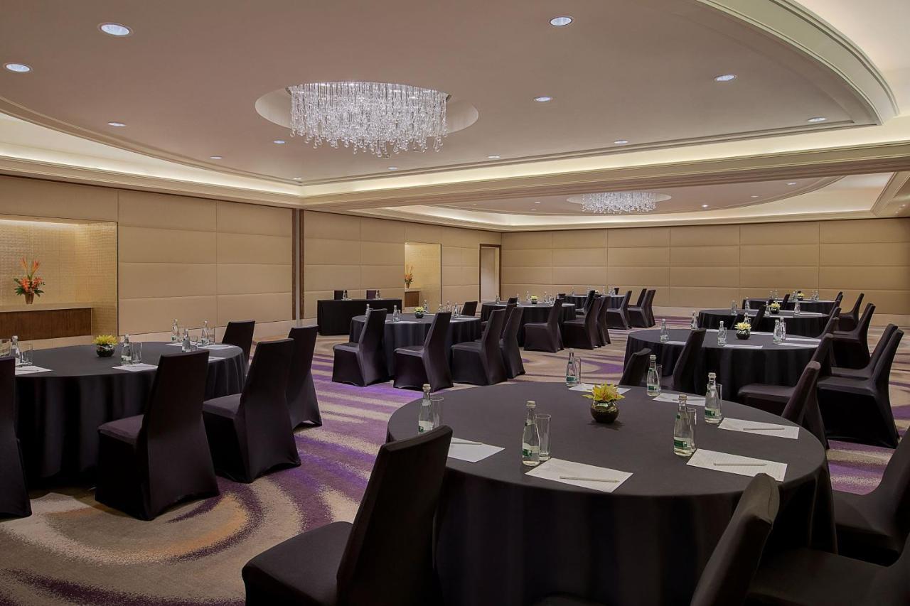 Vogo Abu Dhabi Golf Resort & Spa Formerly The Westin Abu Dhabi Golf Resort & Spa Eksteriør billede The ballroom