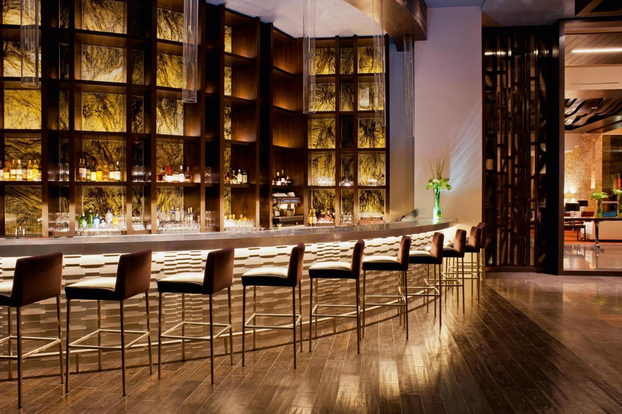 Vogo Abu Dhabi Golf Resort & Spa Formerly The Westin Abu Dhabi Golf Resort & Spa Eksteriør billede The bar at the Mandarin Oriental, Washington DC